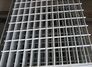 钢格板 工业基建的坚固基石与现代设计的灵活元素