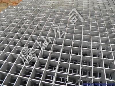 齿形钢格板与喷漆钢格板 解析现代工程中钢格板的应用与防护