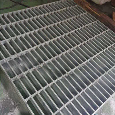 钢格板 现代工业与建筑中的坚固网格